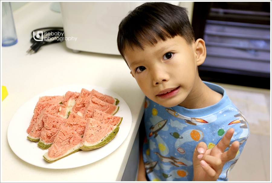 [親子烘焙] 105T麵包機::可愛又色彩天然的『西瓜吐司』