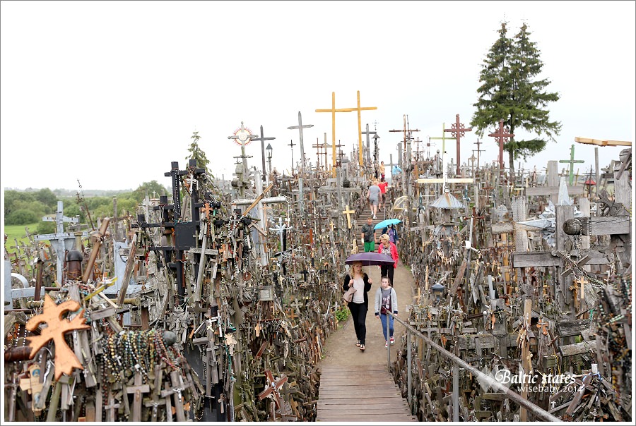 立陶宛 | The Hill of Crosses十字架山。撫慰人心的信仰聖地