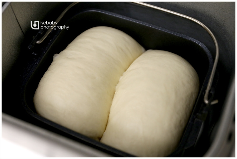 [親子烘焙] 105T麵包機-操作簡單又口感柔軟的省時法::液種鮮奶吐司