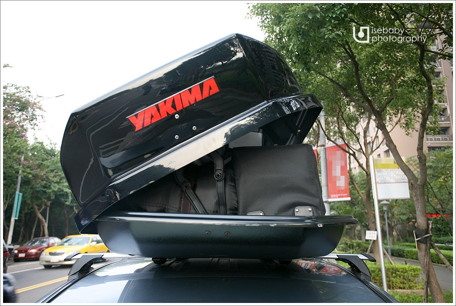 露營 | 開箱。車頂箱YAKIMA SkyBox Pro 16S與車頂架YAKIMA WHISPBAR THROUGH BAR